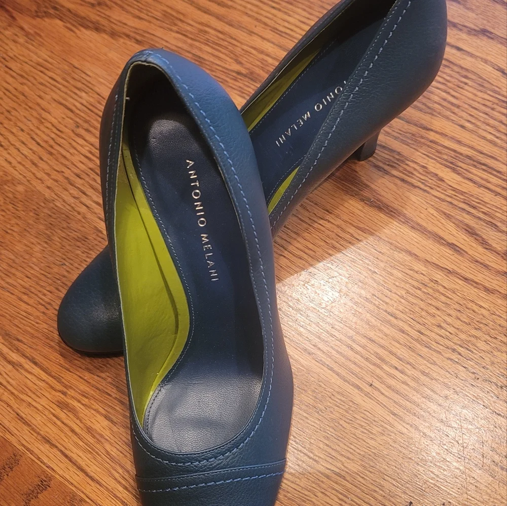 NWOT Antonio Melani Genuine Blue Green Leather Round Cap Toe Heels Shoes 8.5